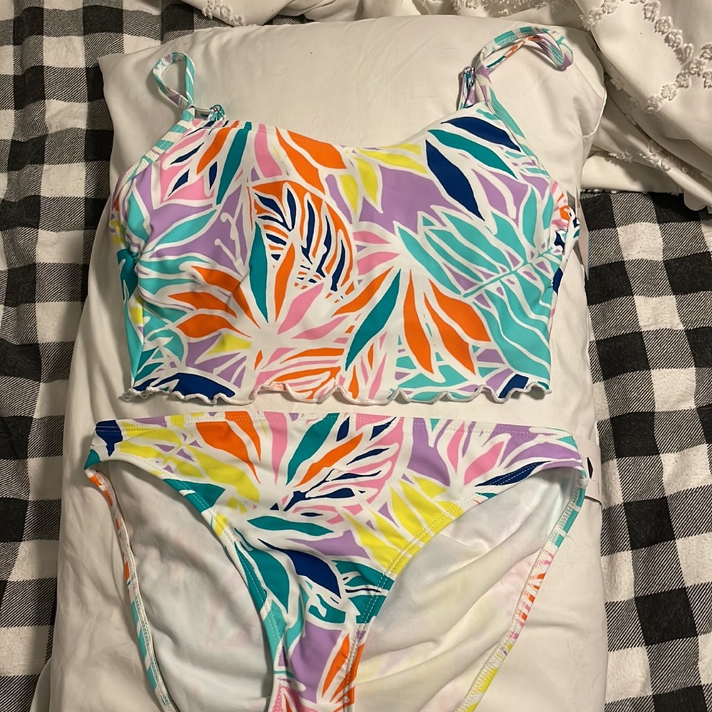 NWT Floral Midkini and Bottoms - Removable Padding Size Large